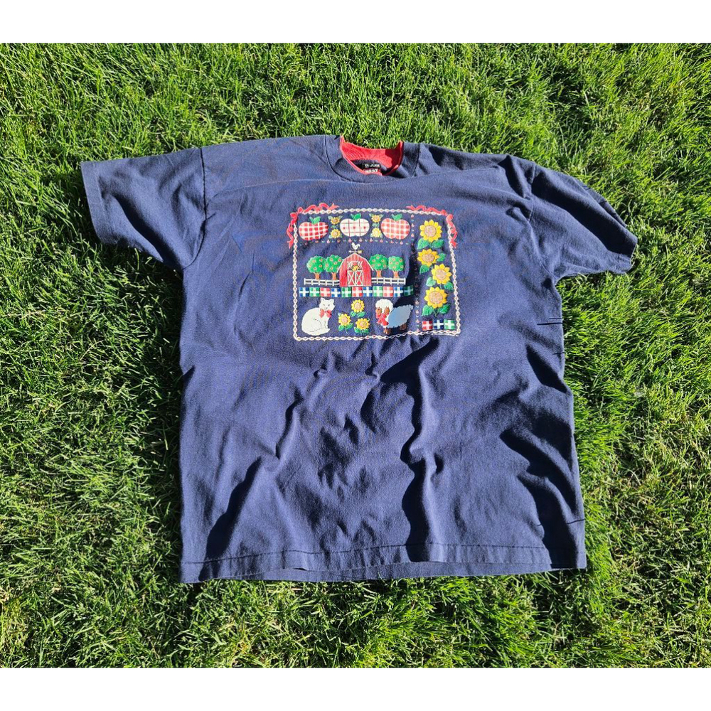 Vintage Single Stich Fruit of the Loom Blue T-Shirt with a barnyard theme XXL